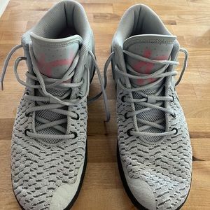 Mens Nike KD Trey 5 basketball shoe.